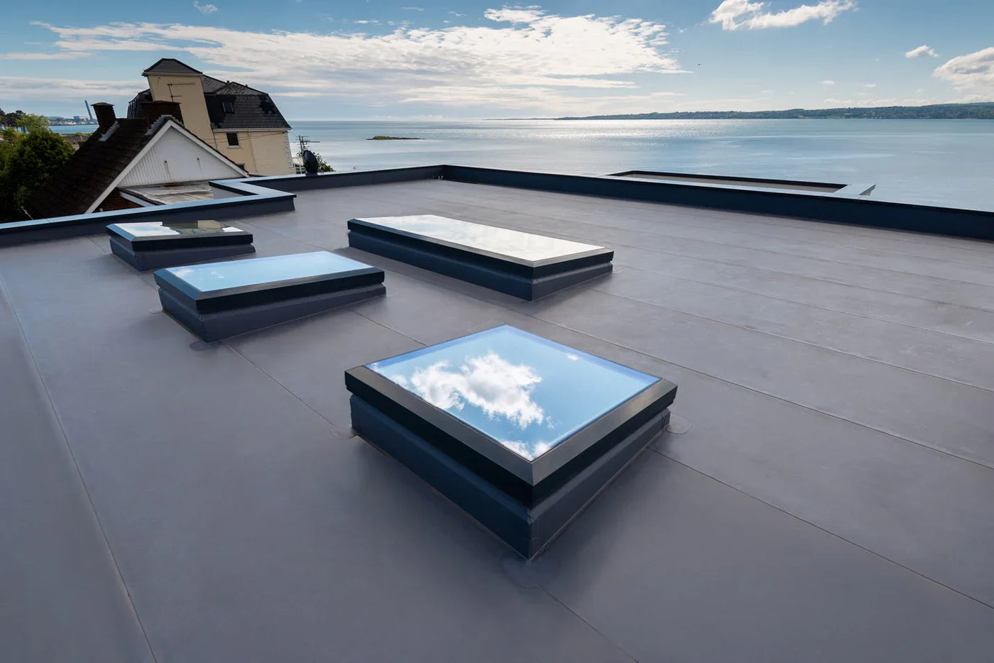 The Perfect Pair: Pitched Roof Insulation, Flat Roof Insulation, and Warm Roof Construction for a Durable and Efficient Home