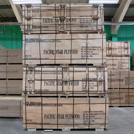 Stacked crates of Hardwood PLYWOOD,WBP plywood for construction projects.